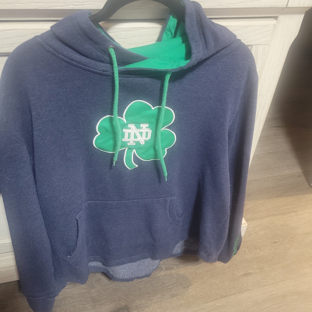 Notre Dame Hoodie   Xl Runs  Small